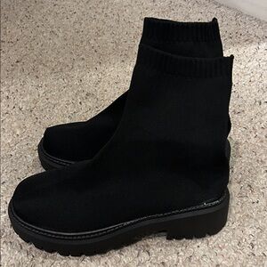 Black Women's Knit Ankle Boots